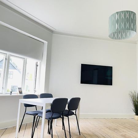 Aday - City Central Mansion - 1 Bedroom Apartment With Garden Aalborg Esterno foto