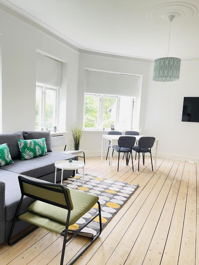 Aday - City Central Mansion - 1 Bedroom Apartment With Garden Aalborg Esterno foto