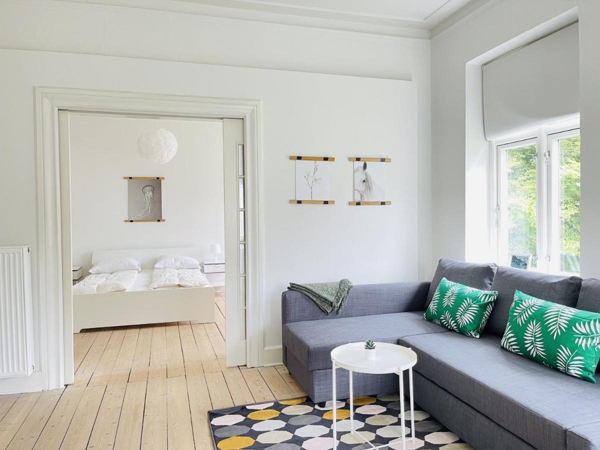 Aday - City Central Mansion - 1 Bedroom Apartment With Garden Aalborg Esterno foto